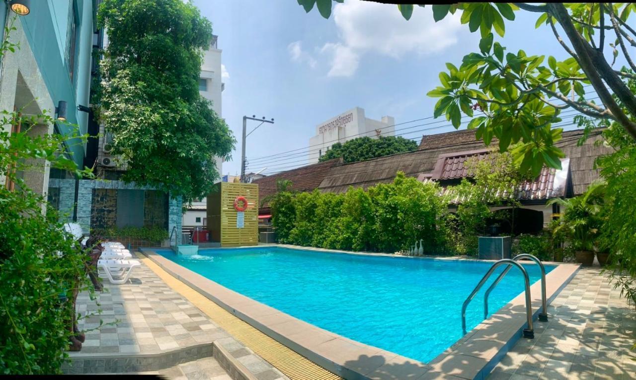 Thapaeplacehotel Chiang Mai Exterior foto