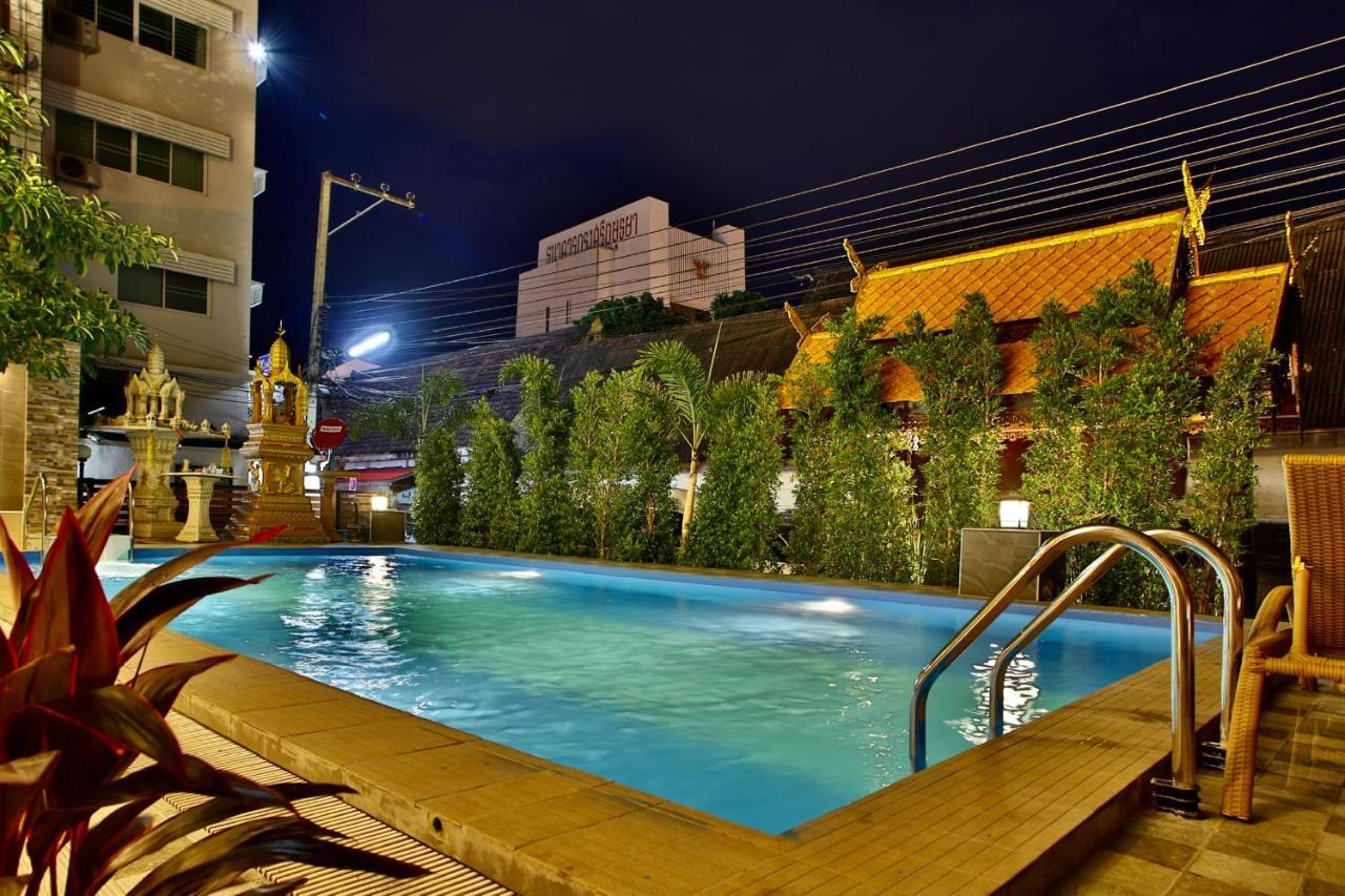 Thapaeplacehotel Chiang Mai Exterior foto
