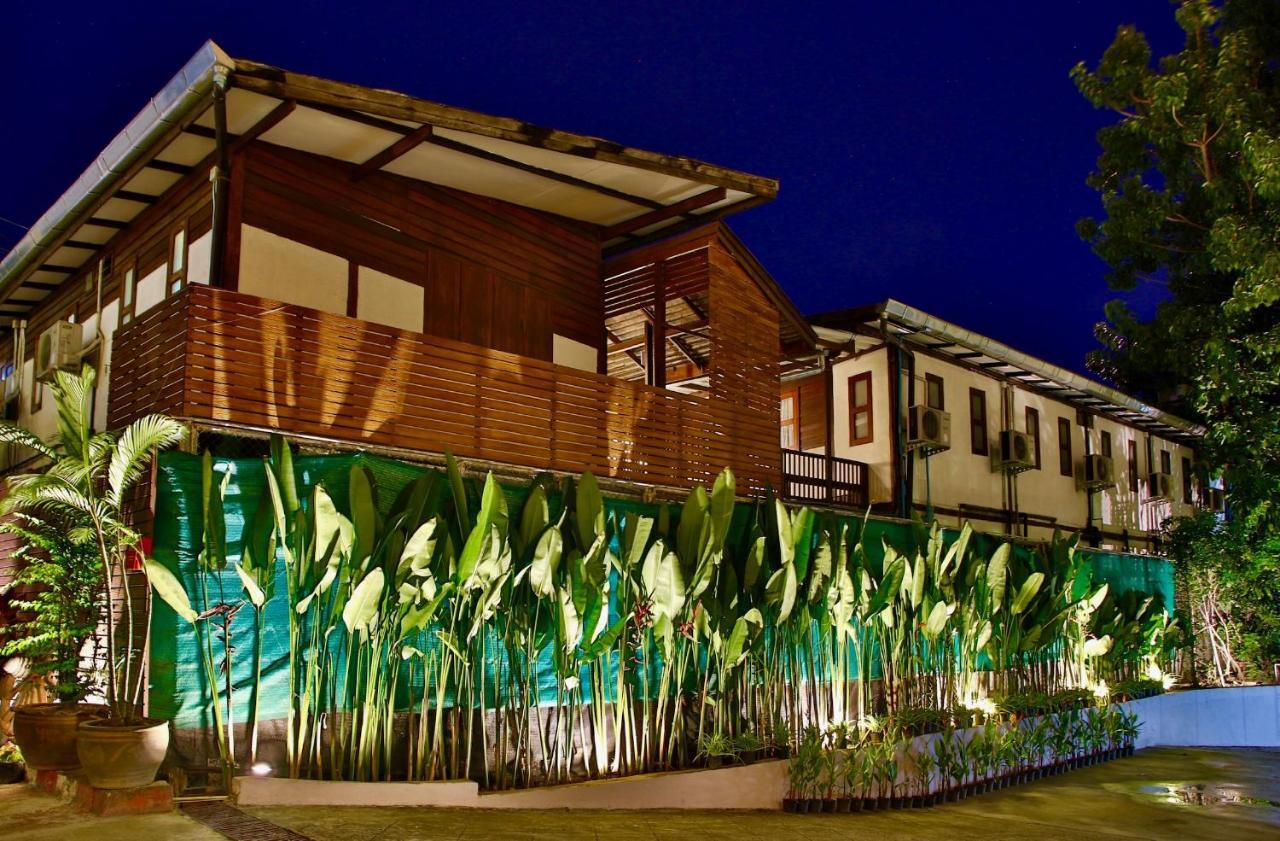 Thapaeplacehotel Chiang Mai Exterior foto