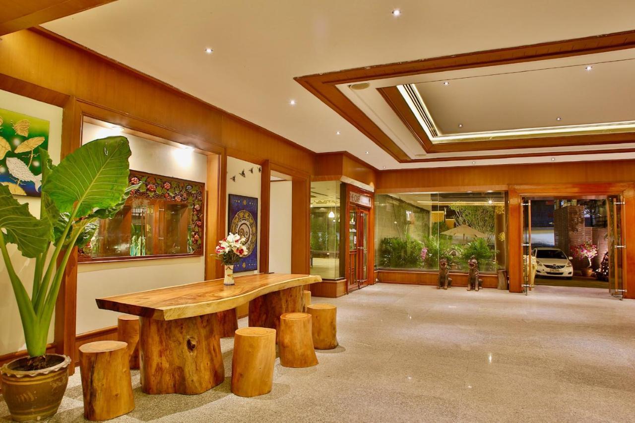 Thapaeplacehotel Chiang Mai Exterior foto