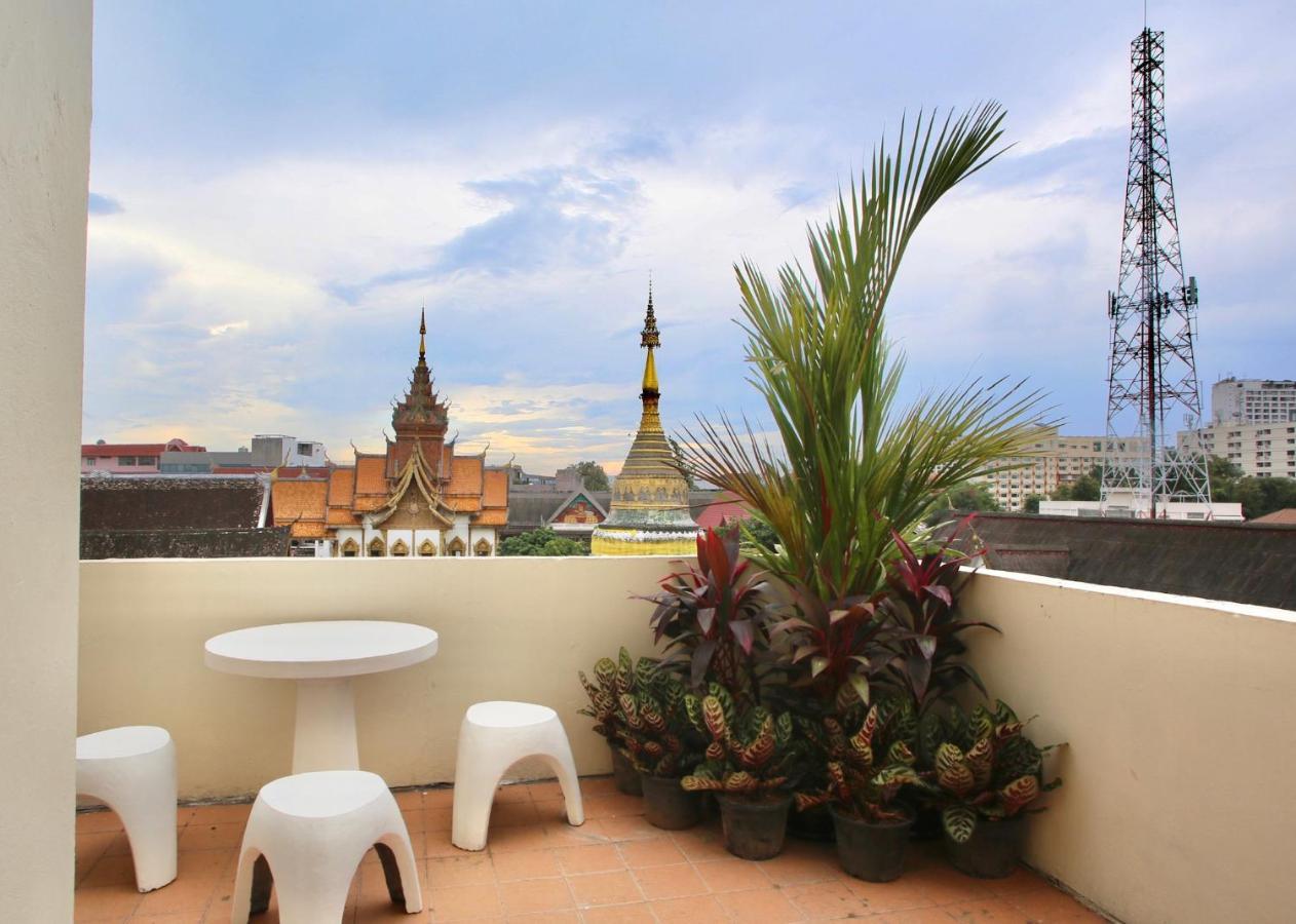Thapaeplacehotel Chiang Mai Exterior foto